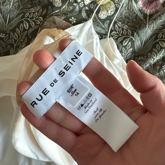 Wedding Dress - Picture 3 of 4